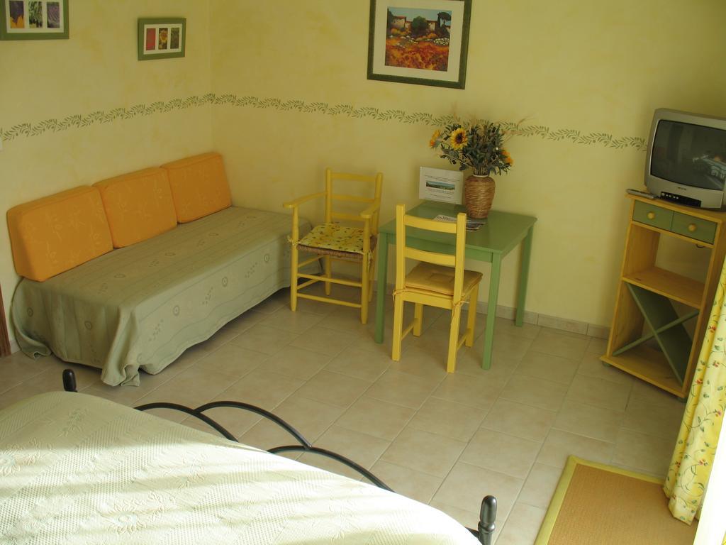 Le Jas Du Gabian Otel Volonne Dış mekan fotoğraf