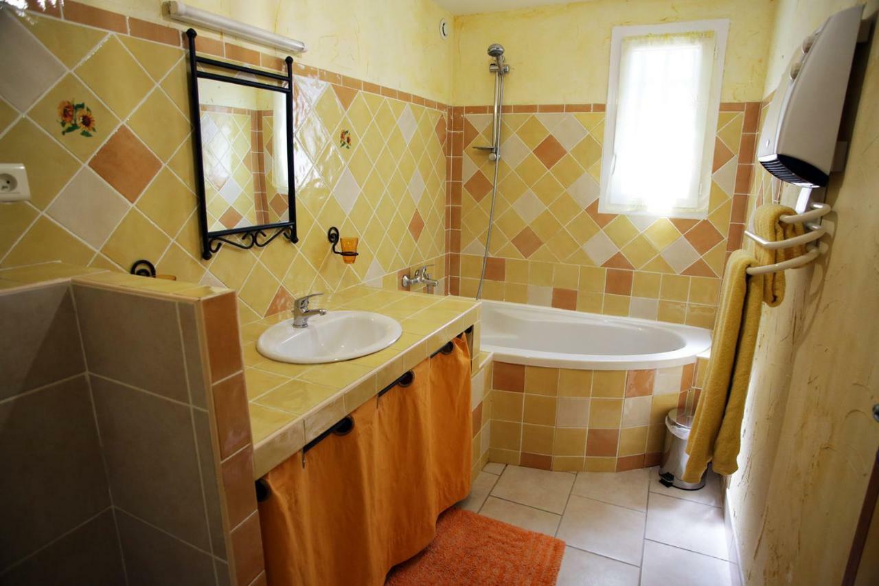 Le Jas Du Gabian Otel Volonne Dış mekan fotoğraf
